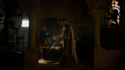 extant_GameOfThrones_4x01-TwoSwords_0447