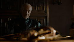 extant_GameOfThrones_4x01-TwoSwords_0488