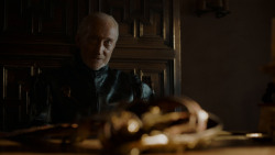 extant_GameOfThrones_4x01-TwoSwords_0490