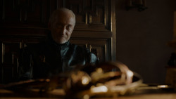 extant_GameOfThrones_4x01-TwoSwords_0494