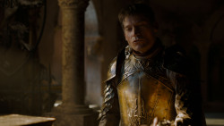 extant_GameOfThrones_4x01-TwoSwords_0578