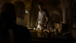 extant_GameOfThrones_4x01-TwoSwords_0704