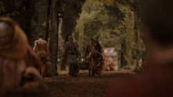 extant_GameOfThrones_4x01-TwoSwords_0752