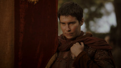 extant_GameOfThrones_4x01-TwoSwords_0770