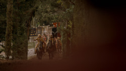 extant_GameOfThrones_4x01-TwoSwords_0865