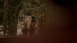 extant_GameOfThrones_4x01-TwoSwords_0866