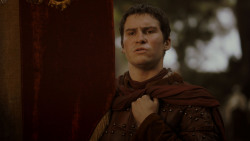 extant_GameOfThrones_4x01-TwoSwords_0871