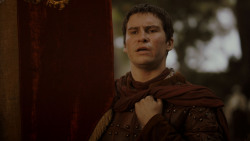 extant_GameOfThrones_4x01-TwoSwords_0875