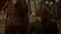 extant_GameOfThrones_4x01-TwoSwords_0895