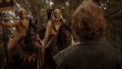 extant_GameOfThrones_4x01-TwoSwords_0915
