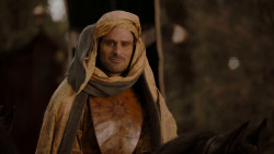 extant_GameOfThrones_4x01-TwoSwords_0939