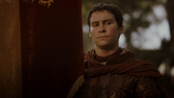 extant_GameOfThrones_4x01-TwoSwords_0945