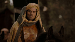 extant_GameOfThrones_4x01-TwoSwords_0981