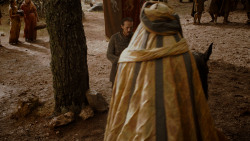 extant_GameOfThrones_4x01-TwoSwords_0996