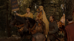 extant_GameOfThrones_4x01-TwoSwords_0998