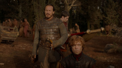 extant_GameOfThrones_4x01-TwoSwords_1043
