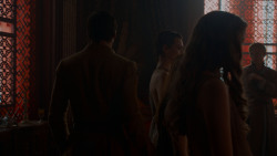extant_GameOfThrones_4x01-TwoSwords_1060