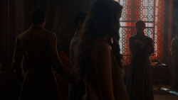 extant_GameOfThrones_4x01-TwoSwords_1063