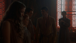 extant_GameOfThrones_4x01-TwoSwords_1077