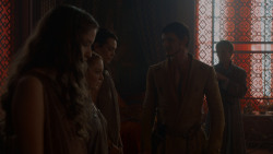 extant_GameOfThrones_4x01-TwoSwords_1078