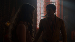 extant_GameOfThrones_4x01-TwoSwords_1084