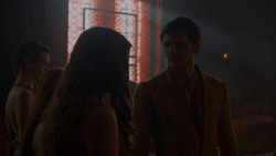 extant_GameOfThrones_4x01-TwoSwords_1087