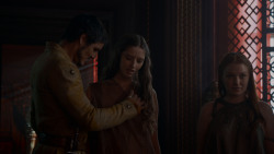 extant_GameOfThrones_4x01-TwoSwords_1113