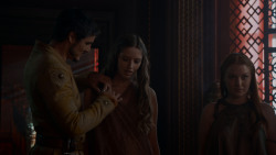 extant_GameOfThrones_4x01-TwoSwords_1115
