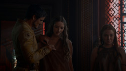 extant_GameOfThrones_4x01-TwoSwords_1116