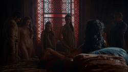 extant_GameOfThrones_4x01-TwoSwords_1122