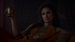 extant_GameOfThrones_4x01-TwoSwords_1125