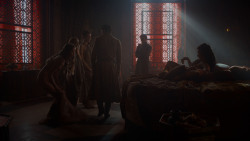 extant_GameOfThrones_4x01-TwoSwords_1158