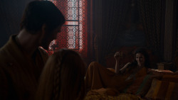 extant_GameOfThrones_4x01-TwoSwords_1162