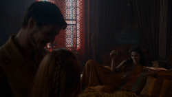 extant_GameOfThrones_4x01-TwoSwords_1163