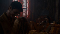 extant_GameOfThrones_4x01-TwoSwords_1164