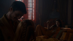 extant_GameOfThrones_4x01-TwoSwords_1165