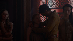 extant_GameOfThrones_4x01-TwoSwords_1167