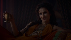 extant_GameOfThrones_4x01-TwoSwords_1171