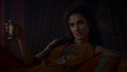 extant_GameOfThrones_4x01-TwoSwords_1172