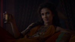extant_GameOfThrones_4x01-TwoSwords_1173