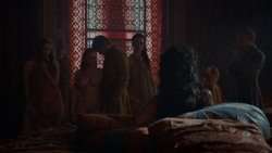 extant_GameOfThrones_4x01-TwoSwords_1177