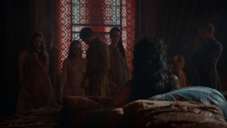 extant_GameOfThrones_4x01-TwoSwords_1178