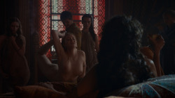 extant_GameOfThrones_4x01-TwoSwords_1184