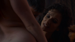 extant_GameOfThrones_4x01-TwoSwords_1195