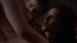 extant_GameOfThrones_4x01-TwoSwords_1204