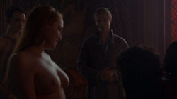 extant_GameOfThrones_4x01-TwoSwords_1208