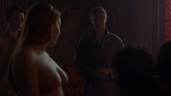 extant_GameOfThrones_4x01-TwoSwords_1209