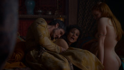 extant_GameOfThrones_4x01-TwoSwords_1212