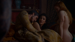 extant_GameOfThrones_4x01-TwoSwords_1213