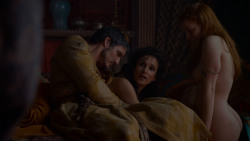 extant_GameOfThrones_4x01-TwoSwords_1214